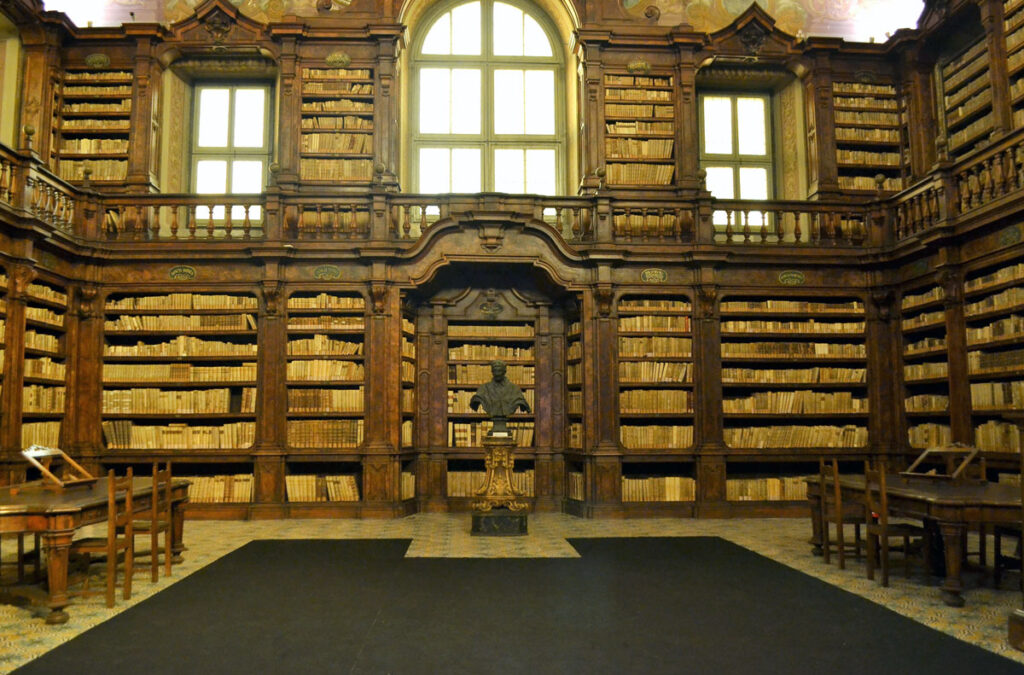 Biblioteca dei Girolamini @Girolamini